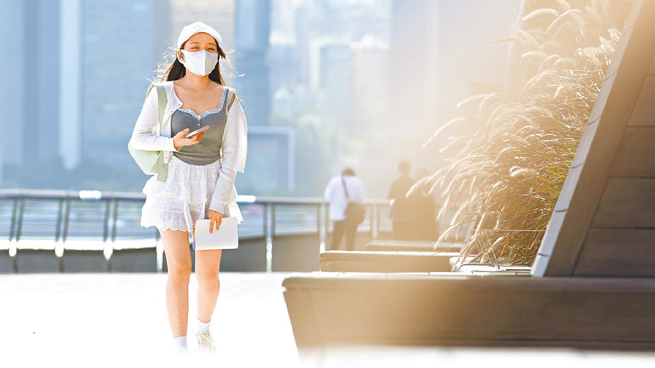 冷鋒襲港 市區氣溫今晚驟降至15度 周四五跌至13度 打鼓嶺見10度