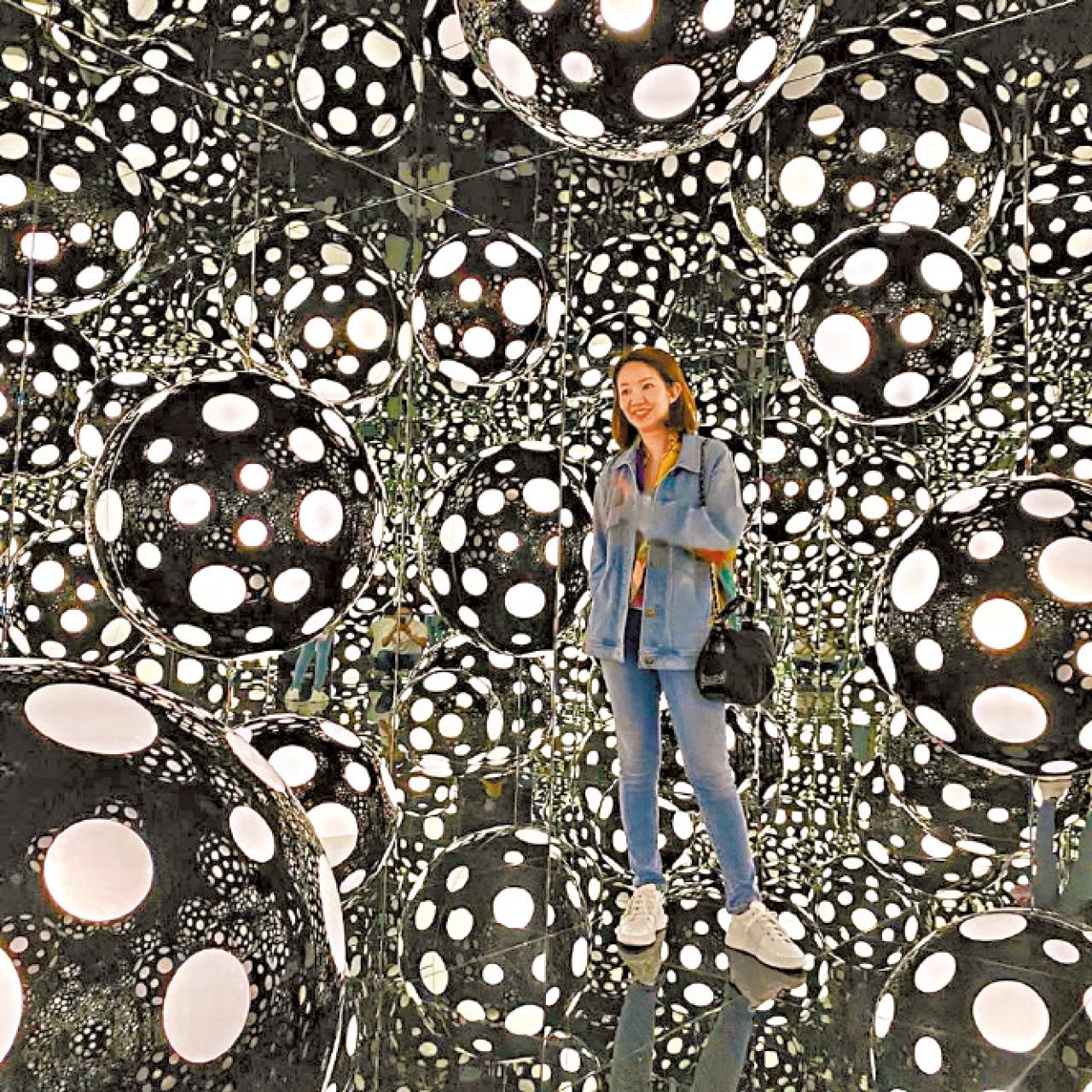 游走兩極之間——草間彌生