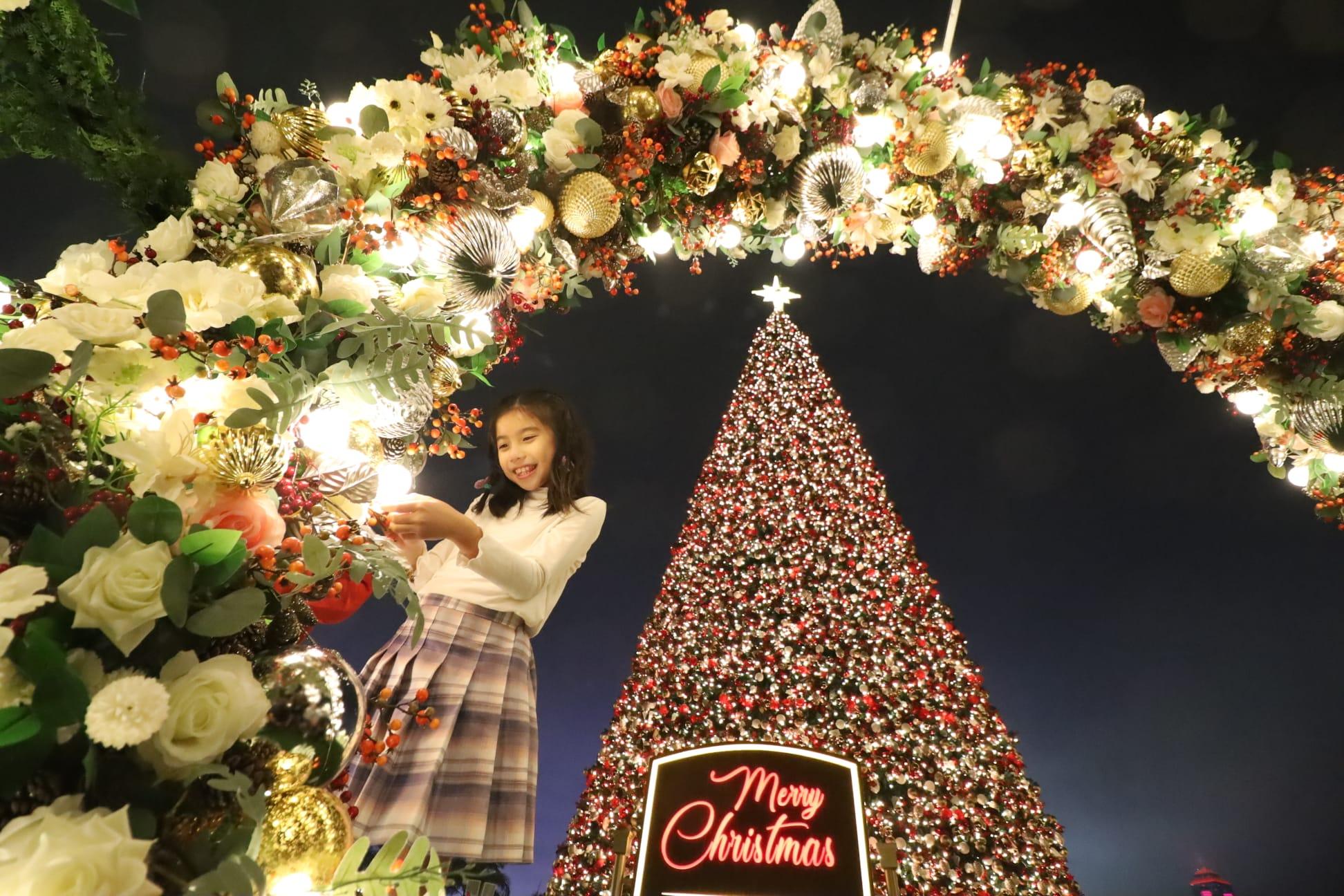 聖誕2022｜香港繽紛冬日巡禮登場 西九豎6層高聖誕樹
