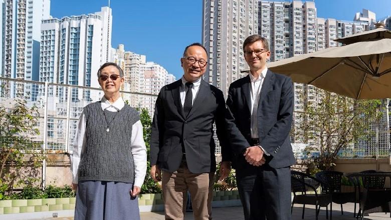 要有光, 青年光房, 業主, 置地