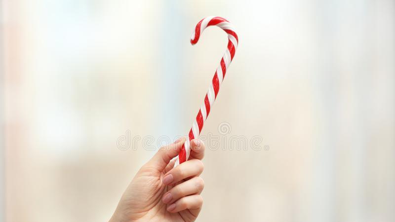 下體卡士的糖，英女醫生籲勿將聖誕飾物當性用具。(網上圖片)