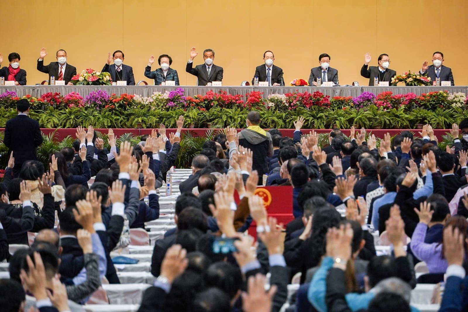 第十四屆港區全國人大代表今早在會展舉行。(李睿哲攝)