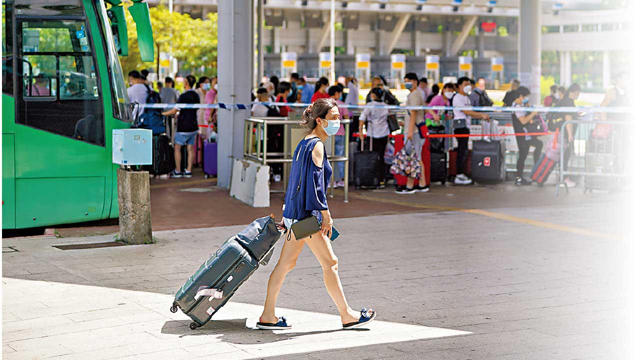 傳媒引消息：下月3日赴內地免隔離 譚耀宗料通關在望