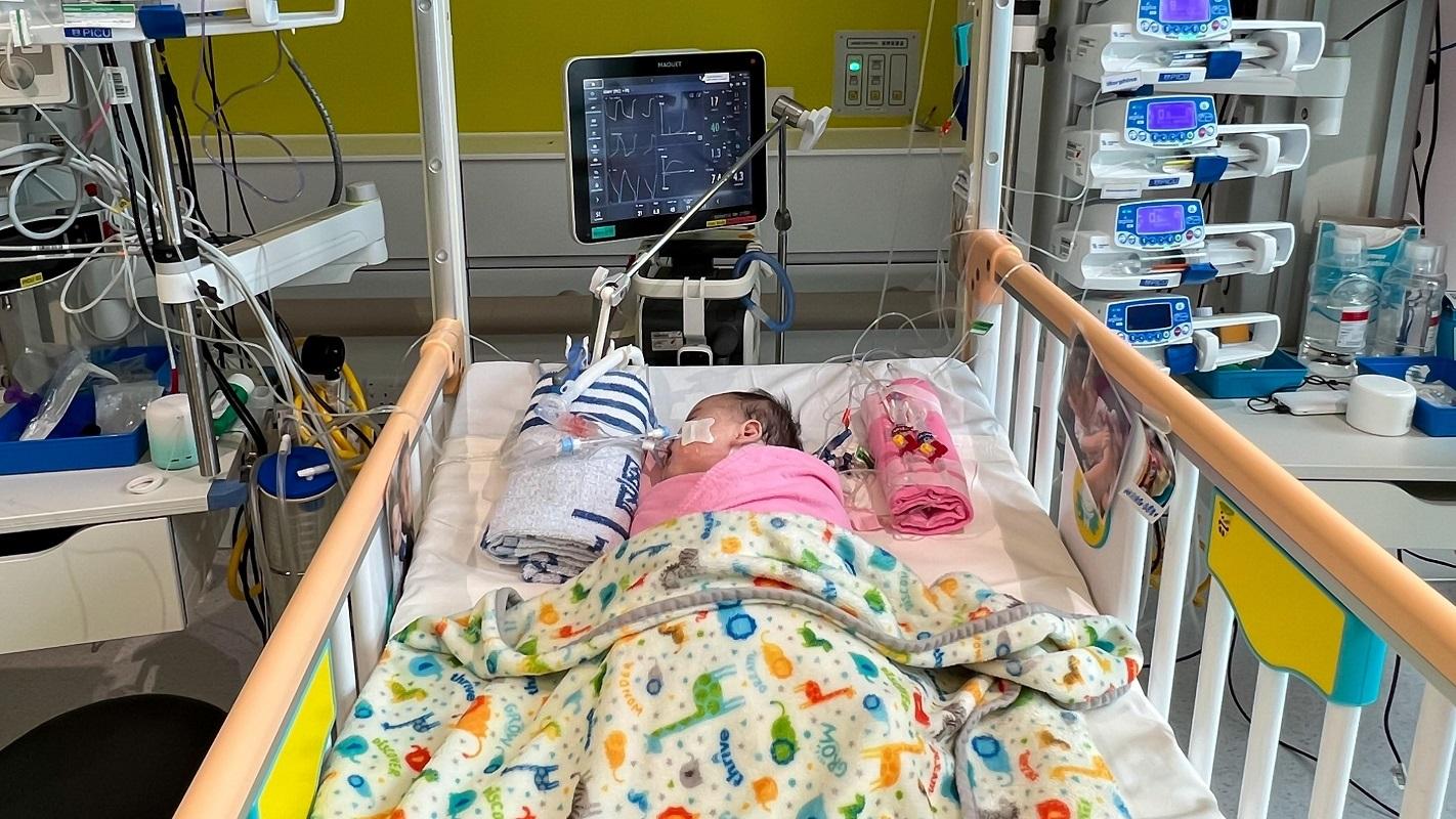 4個月大女嬰芷希日前成功完成換心手術。(資料圖片／香港兒童醫院提供)