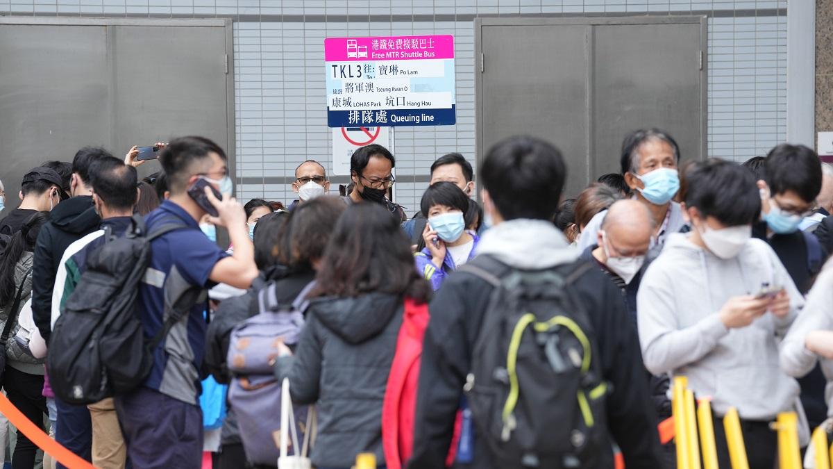將軍澳綫列車昨發生嚴重事故，上午繁忙時間大批乘客受影響。(資料圖片／陳奕釗攝)