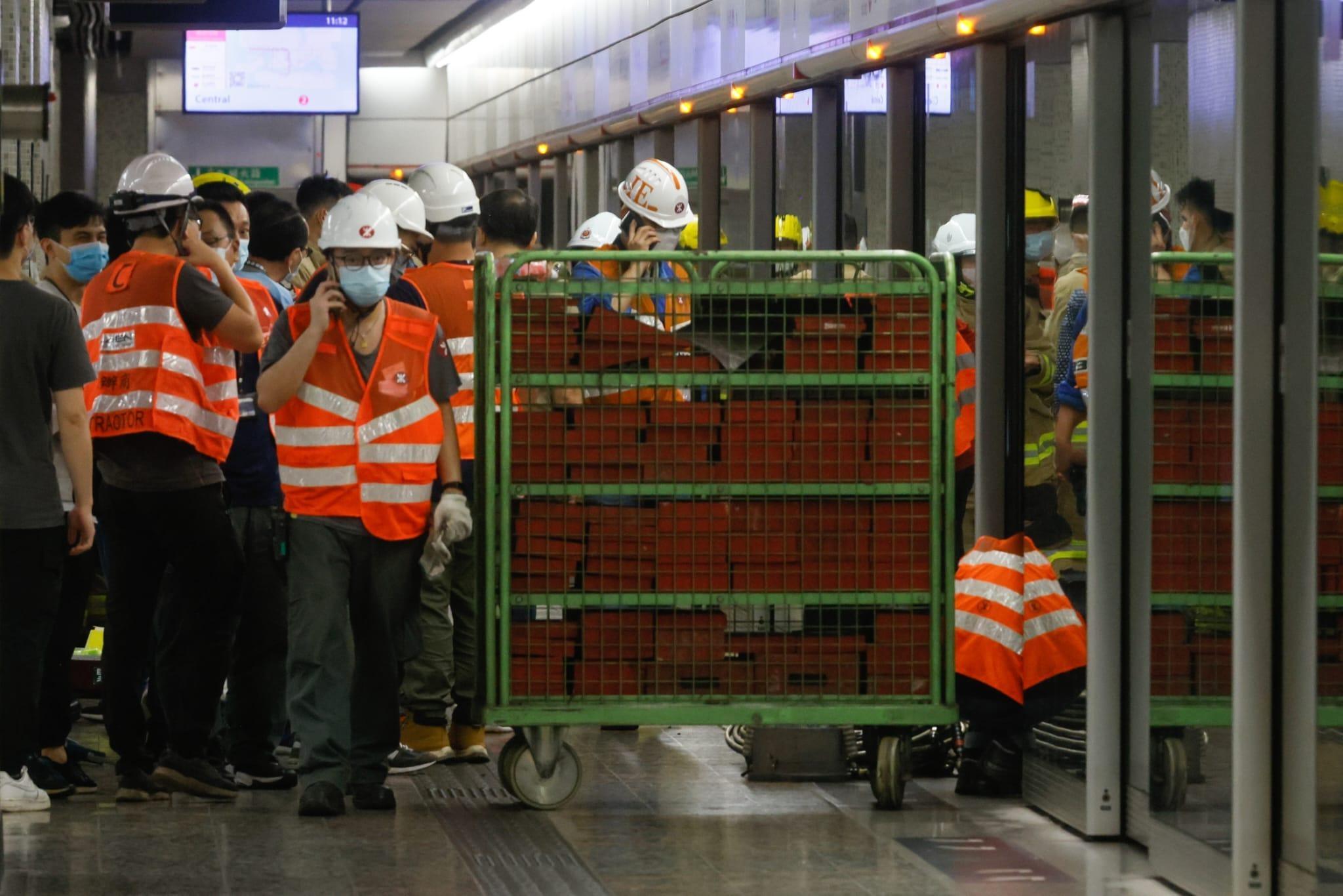 港鐵出軌甩門｜議員批港鐵近年將核心工作外判　難保維修質素