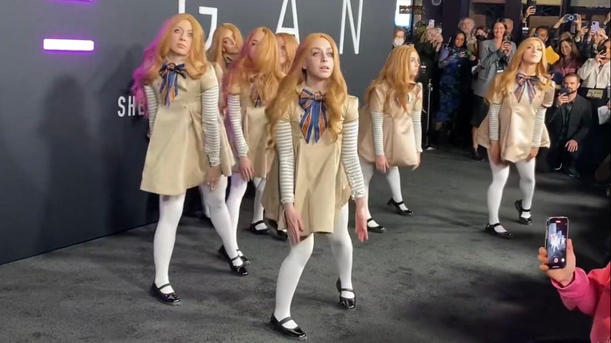 溫子仁新作《人工殺姬》搞全球首映禮 8個M3GAN大跳詭異舞娛賓