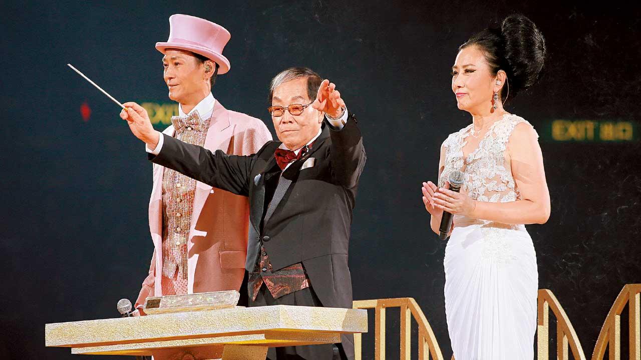 「嘉」傳戶曉 譜撰香江情 「煇黃」璀璨  絕唱餘音裊 音樂大師顧嘉煇逝世