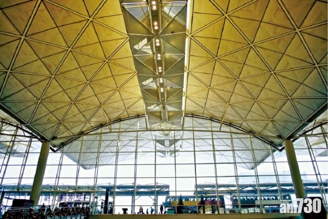 29歲女子身帶機票機場墮樓 送院搶救後不治