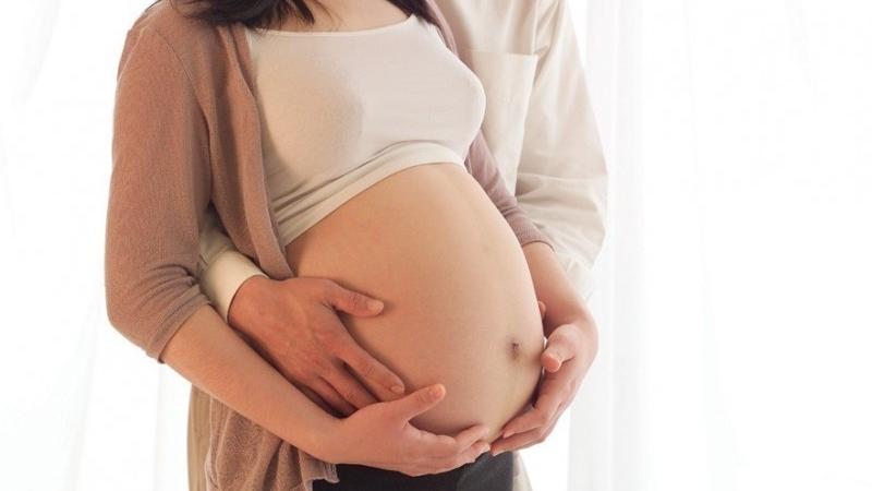 四川生育登記取消須為夫妻的限制，引起輿論熱議。(互聯網)