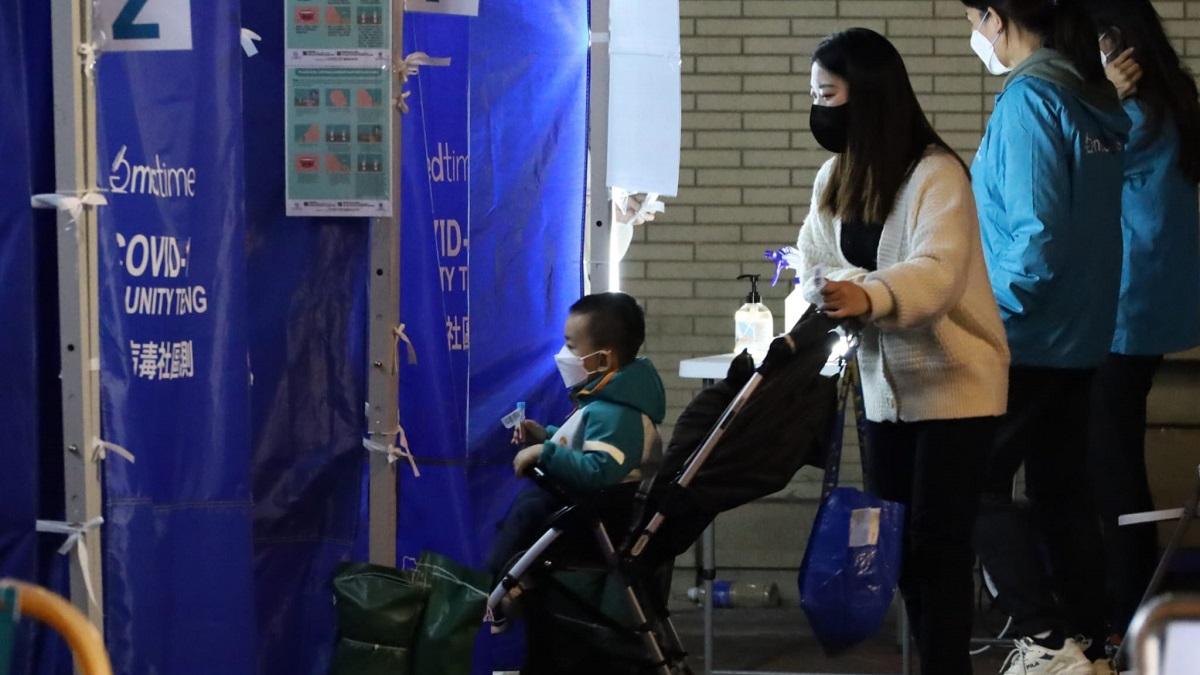 社區檢測中心和檢測站即日起，可為未滿3歲幼童採樣進行核酸檢測。(鍾式明攝)