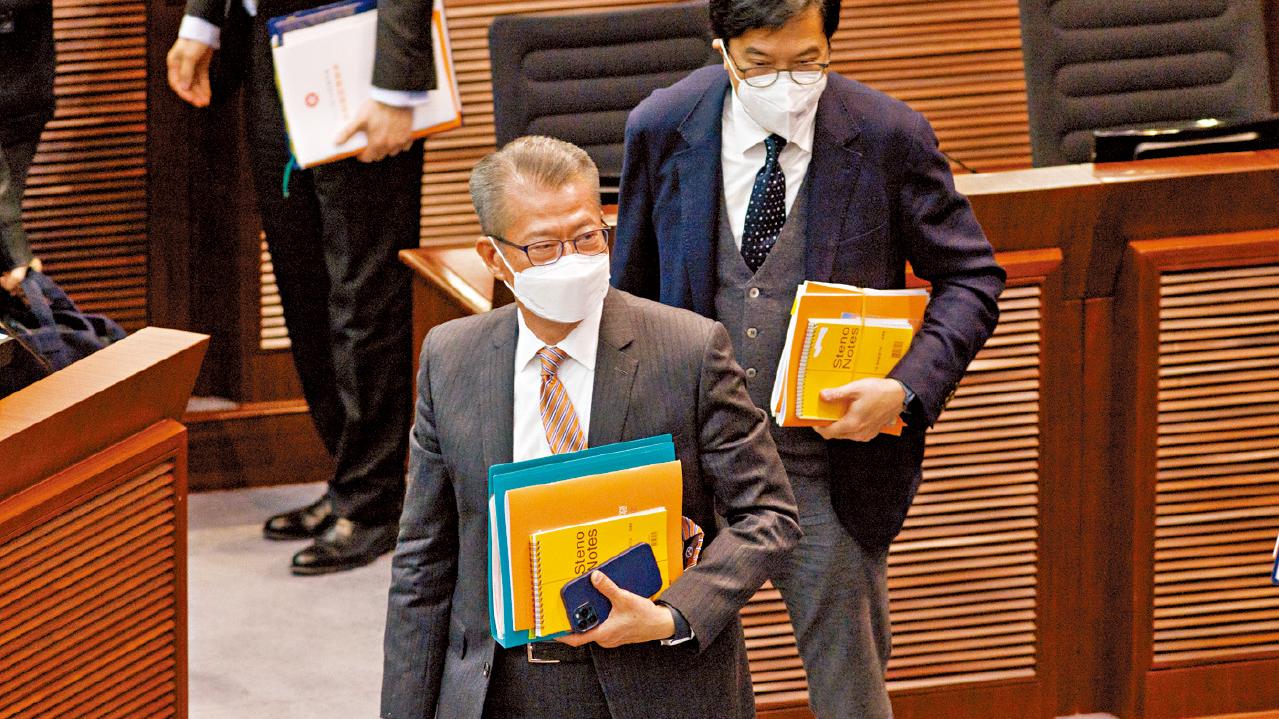 消費券減半被批孤寒 陳茂波：不能打腫臉皮充闊佬