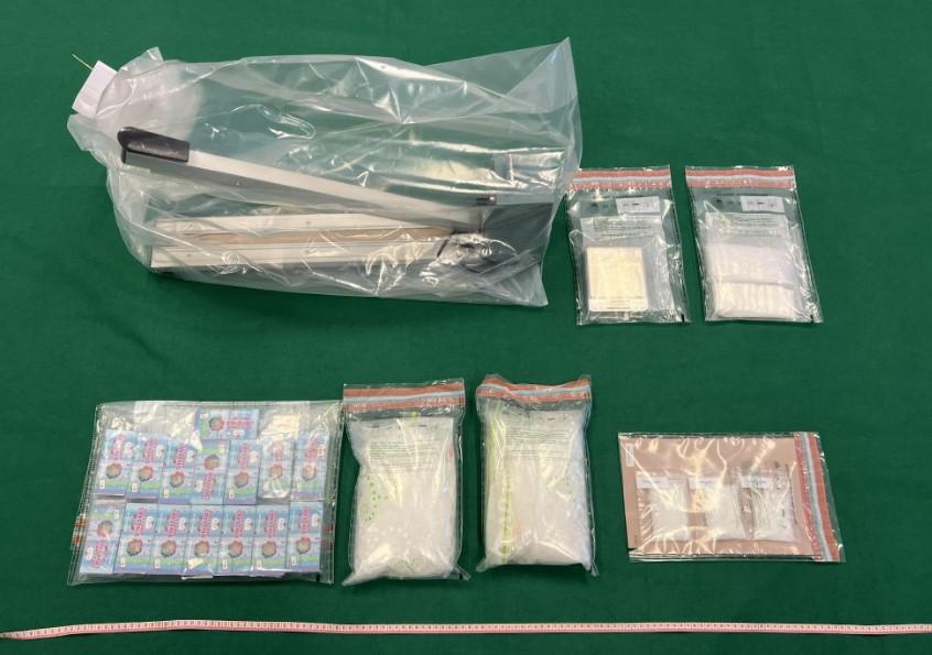 海關檢獲約300萬元毒品，3初中生涉收1.5萬報酬販毒。（政府新聞處）