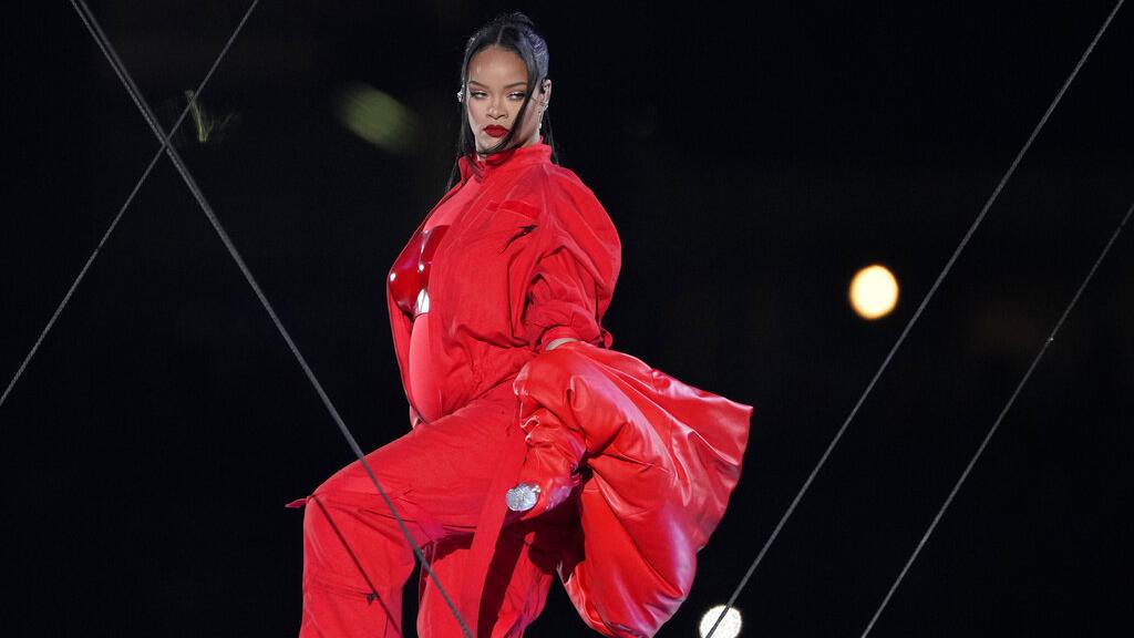 超級婉｜Rihanna再度懷孕   陀B演唱13分鐘