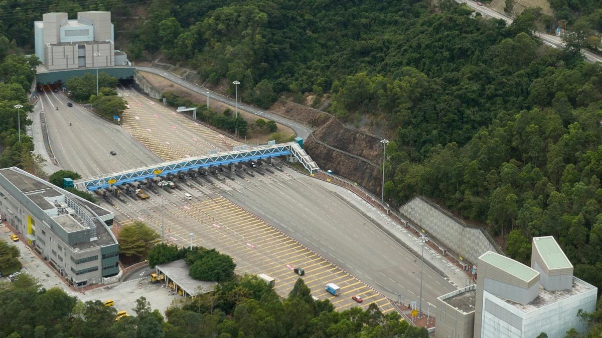 青沙管制區實施「易通行」後，所有人手收費亭及「快易通」車道將會取消。(資料圖片／陳奕釗攝)