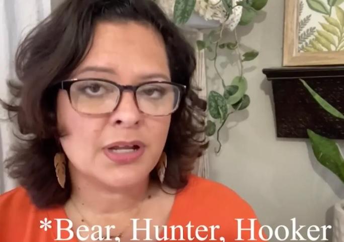 格魯韋爾不滿老師安排學生在課上玩帶性愛成分的遊戲。(互聯網)