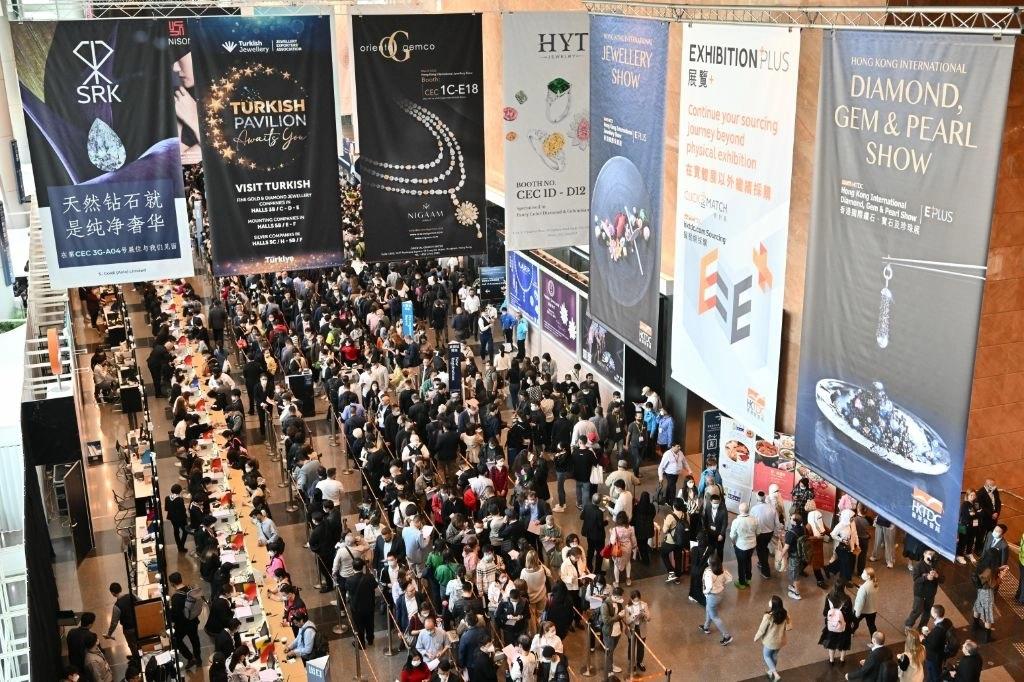 會展舉行第39屆香港國際珠寶展　劉克斌：氣氛較預期熱鬧