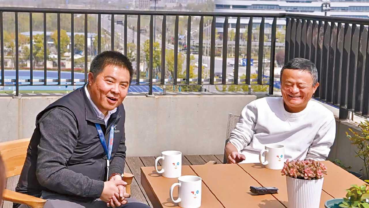 內地領導人換屆兩周 馬雲外遊1年終回國