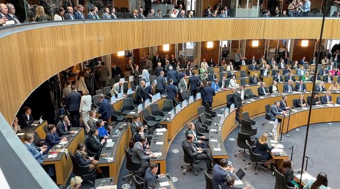 奧地利極右政黨在澤連斯基演說前離場。(路透社)