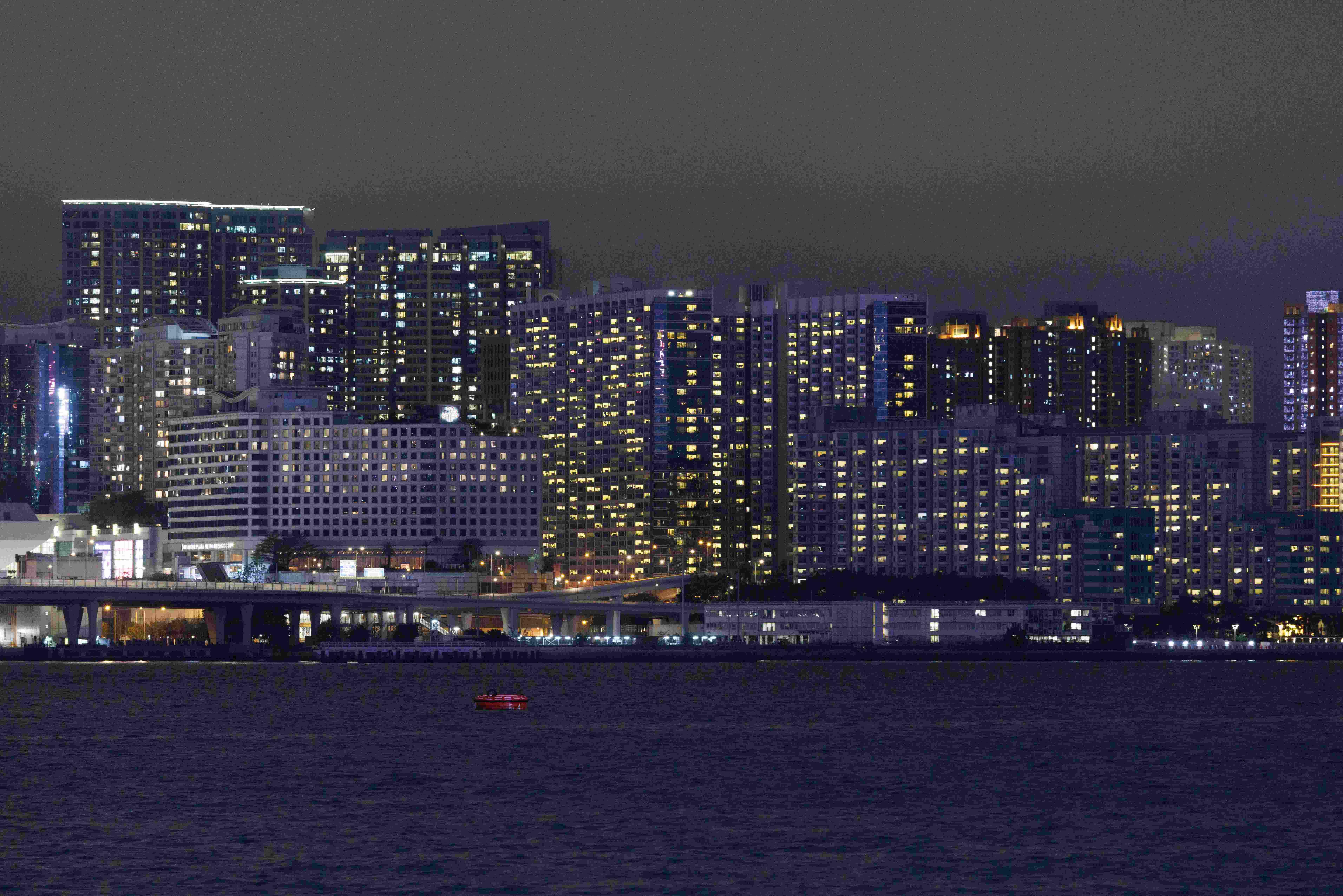 灣仔 電費加價配相