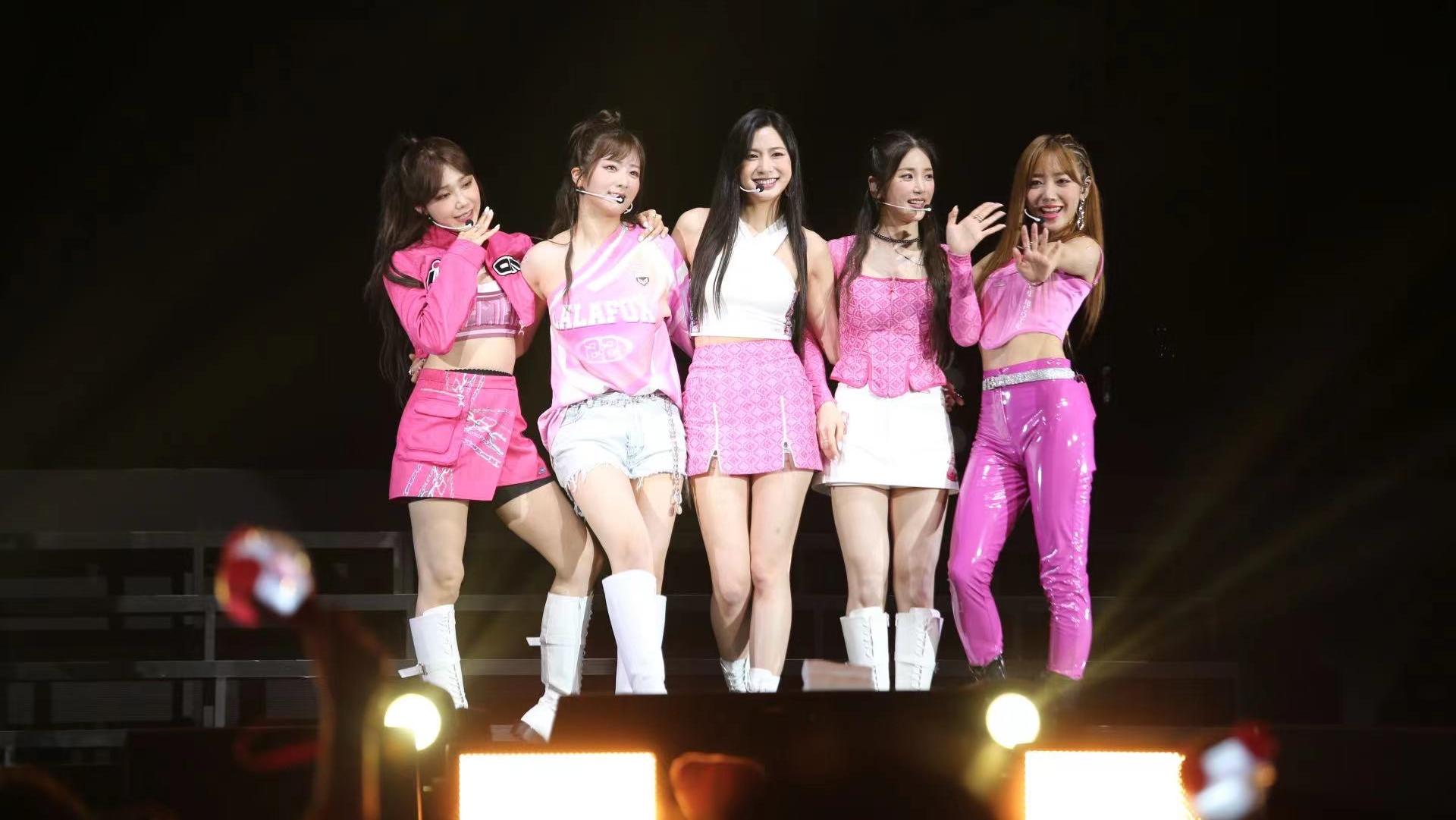 Apink抵港開騷回味雲吞麵 夏榮南珠被歌迷打動感觸落淚