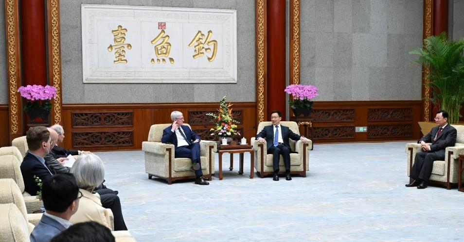 國家副主席韓正倡維護全球產業鏈穩定。（新華社）