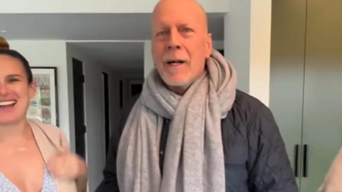 布斯韋利士患認知障礙症與家人慶祝生日