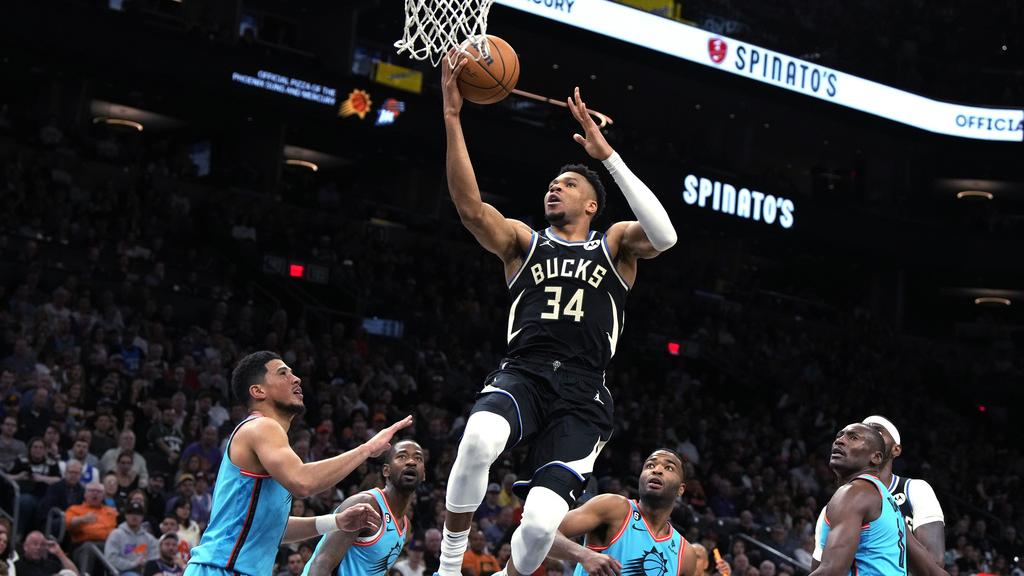 安迪杜甘普攻入36分，帶領公鹿率先取得季後賽資格。(美聯社)