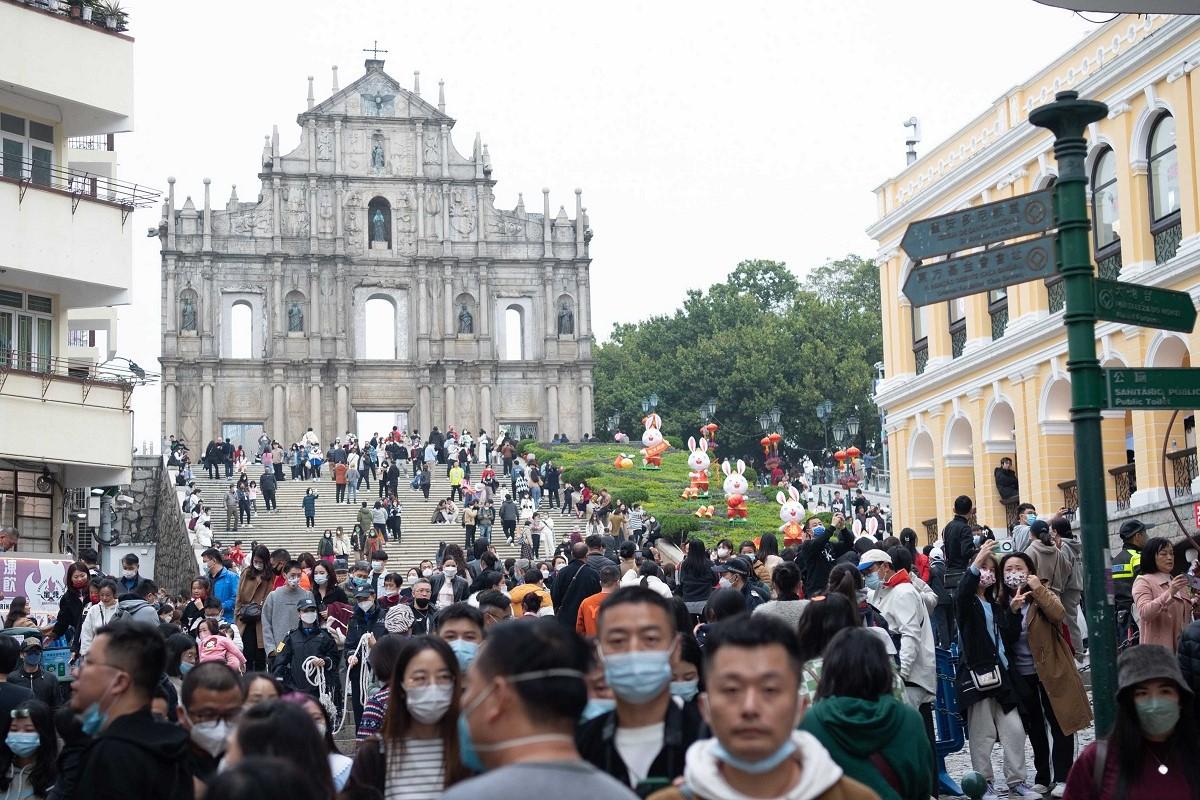 澳門明日放寬新型肺炎出境防疫措施。(中通社)