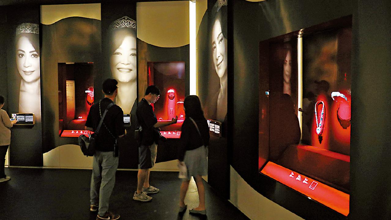 香港故宮現正舉辦卡地亞珠寶展。(資料圖片)