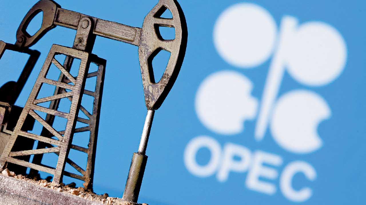 OPEC+突減產 油價曾升越85美元