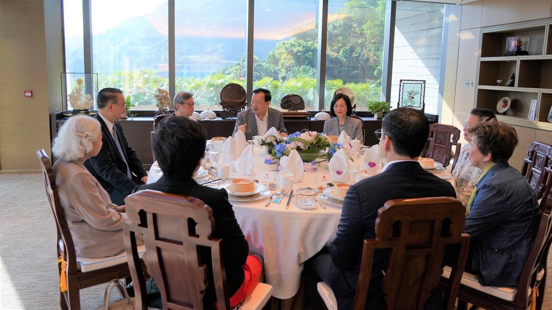 夏寶龍訪港｜昨日行程曝光　與葉劉淑儀、范徐麗泰等人共進早餐