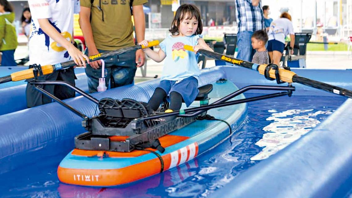 首屆九龍東賽艇節觀塘避風塘舉行