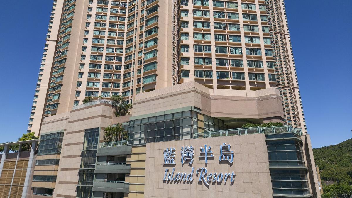 一名休班警涉嫌年初於藍灣半島巴士總站，襲擊一名57歲男子。(資料圖片)