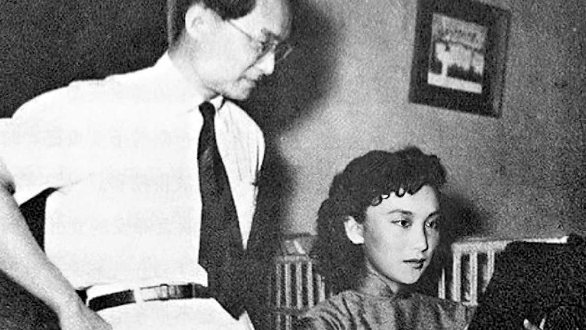 查良鏞社評祝福夏夢移民