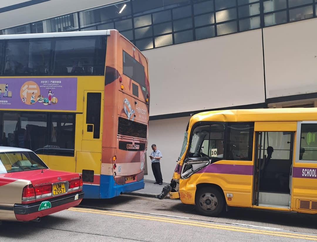幼稚園校巴中環街市外與城巴相撞　保母兩學童受傷送院