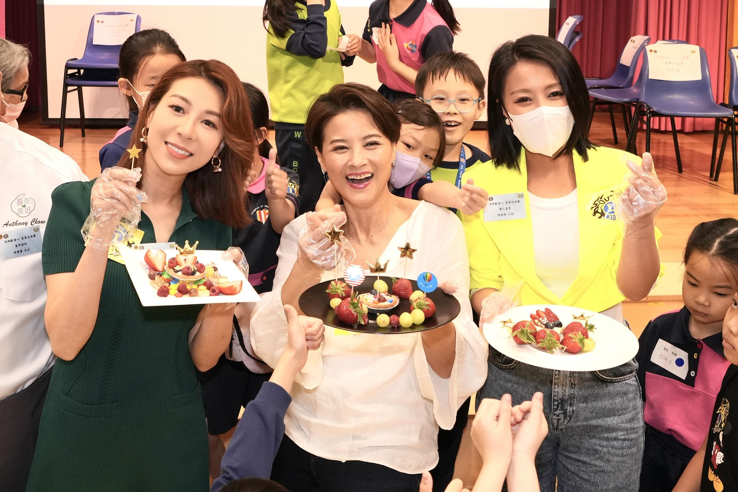 母親節｜黎燕珊與子女遊日慶祝 黃婉曼自爆3歲囡囡要求去旅行