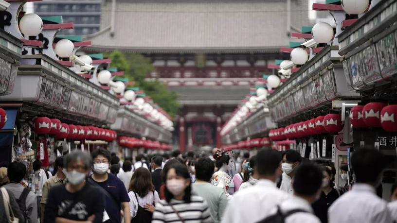 報道指，因部分外國遊客未補繳稅款就離境，日本政府約21億日圓消費稅追討無門。圖為東京著名遊客區淺草寺。(資料圖片)