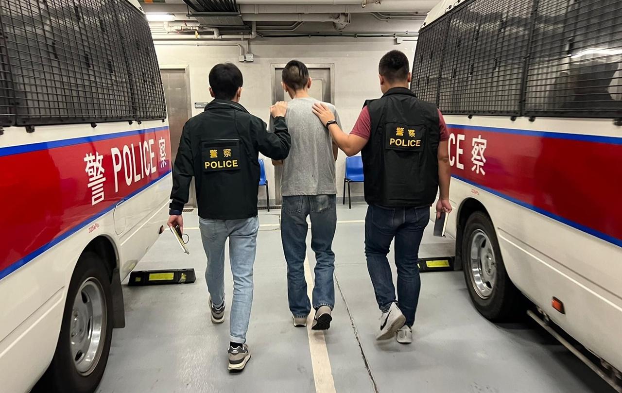 九旬婦接「兒子」來電被騙3萬元，警拘43歲涉案男子。(警方圖片)