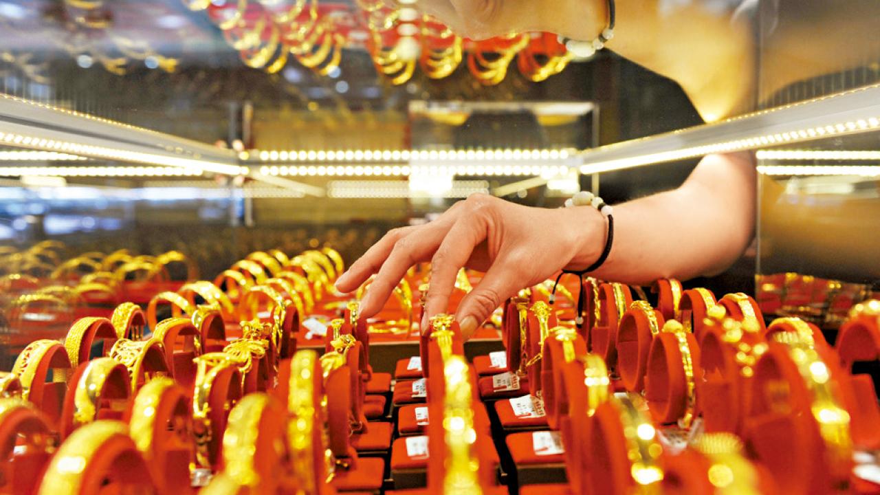 美債炒違約 金跌股悶熱