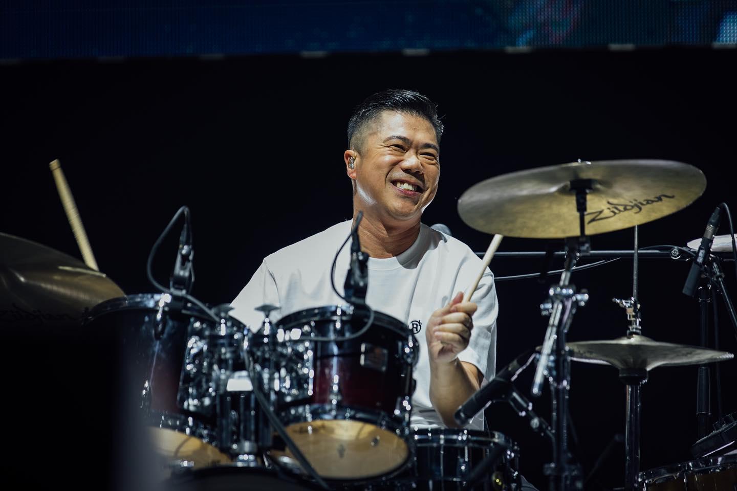 泥鯭@RubberBand出po嘲《CHIL CLUB》大台味濃 暗寸姜濤被粉絲狂轟