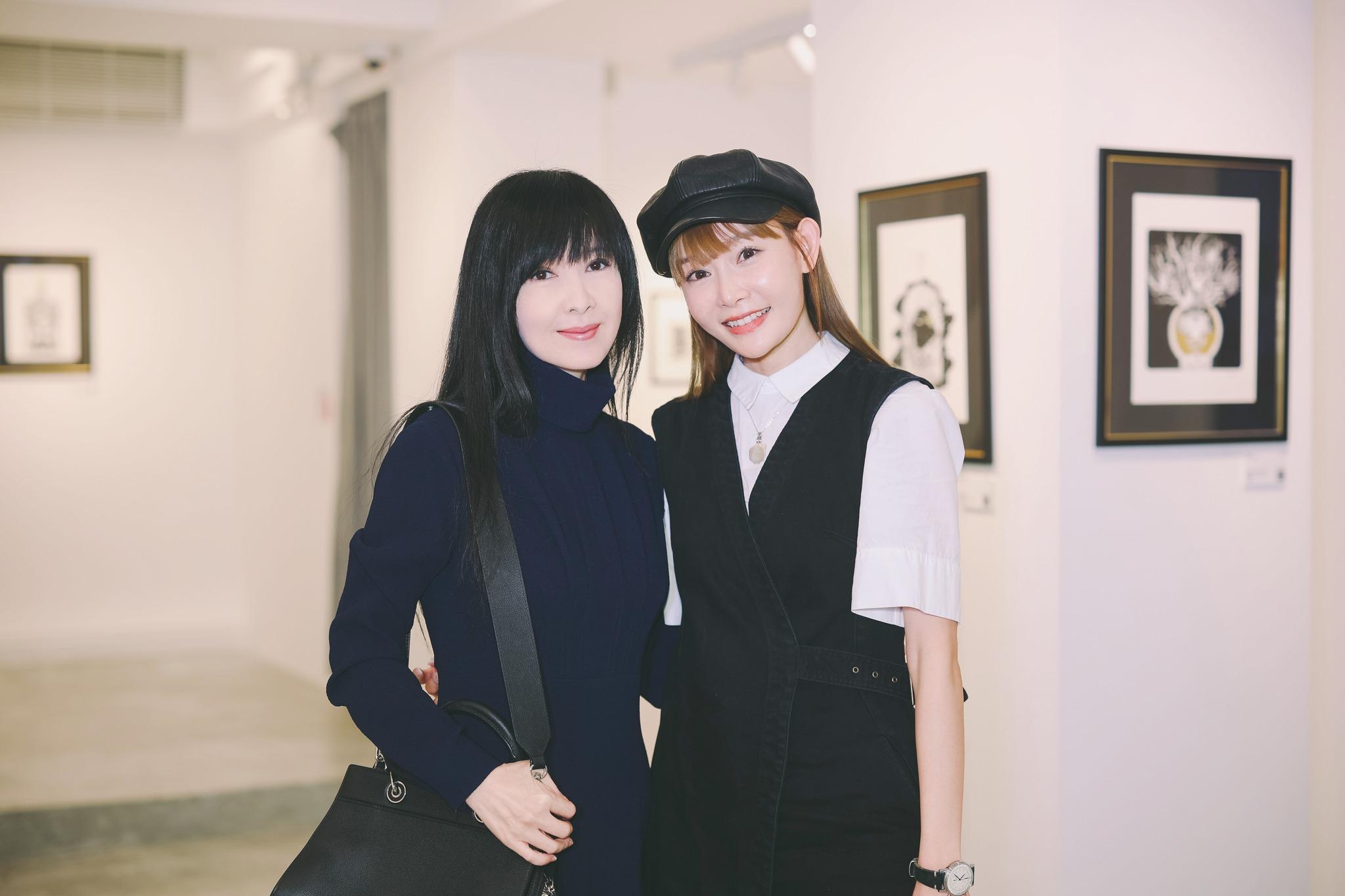 趙慧珊AKA搞畫展獲周慧敏加持   大力推介：AKA是天賦畫家