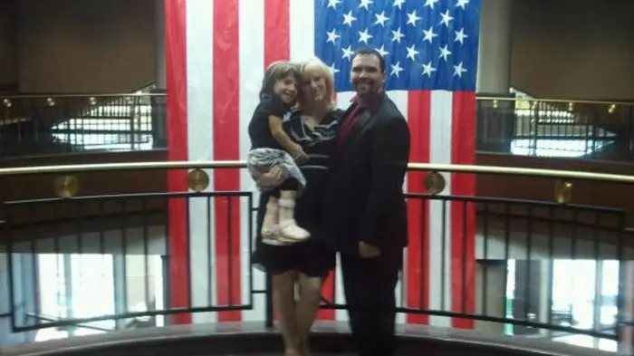 孤疑真實版｜美夫婦收養6歲女童 竟是「反社會人格」成年人 滿腦殺人念頭