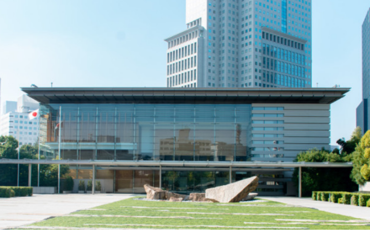 一名警察在首相官邸內自殺。