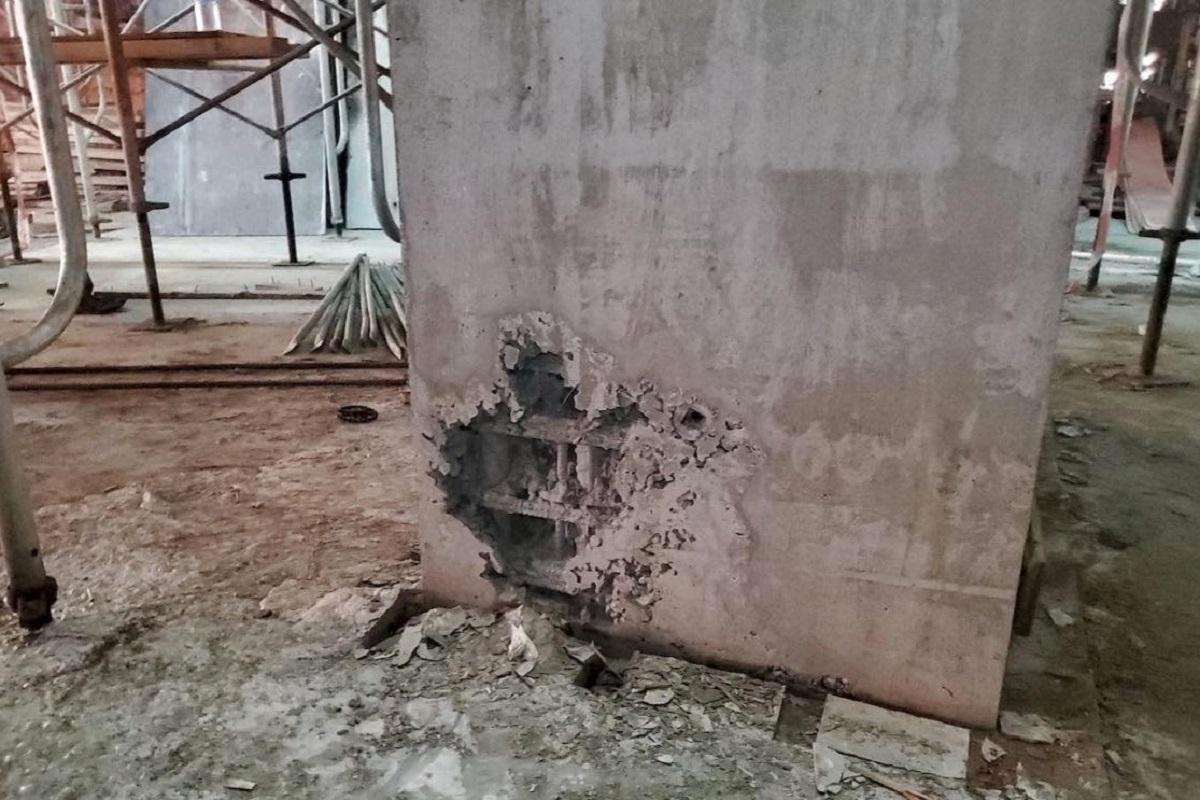 港大一座正重建的大樓出現「蜂窩狀」石屎。(潘焯鴻FB)