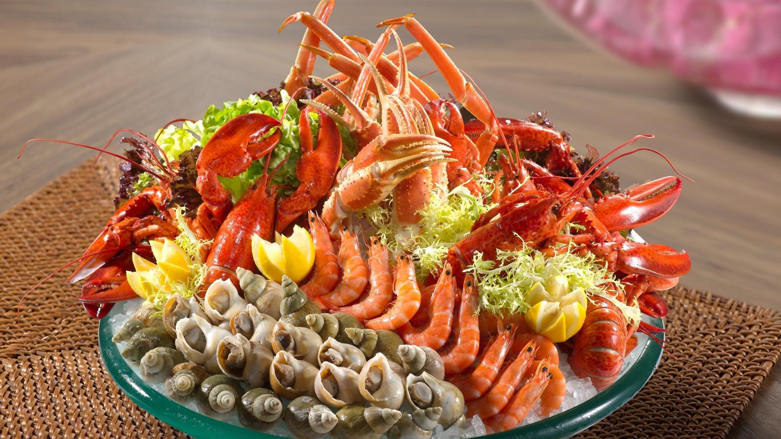 親子馬灣一日遊：主題公園門票+3小時海鮮自助晚餐 2同行人均$385 任食鱈蟹腳/龍蝦/麵包蟹/刺身