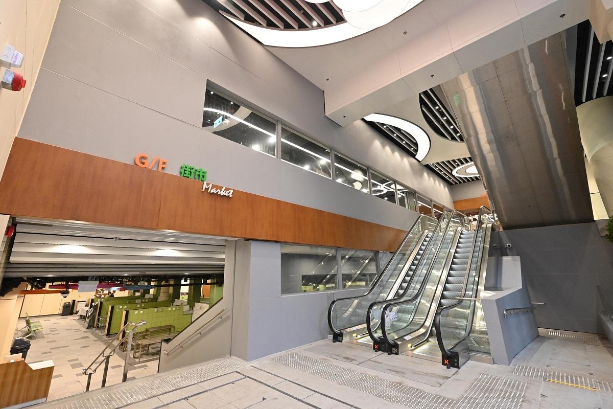 復業不足兩個月的香港仔街市懷疑有天花物料剝落。(資料圖片／政府新聞處)