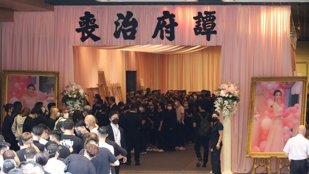 蔡天鳳今日於寶福紀念館設靈，靈堂以其生前喜愛的粉紅色為主調。(鍾式明攝)