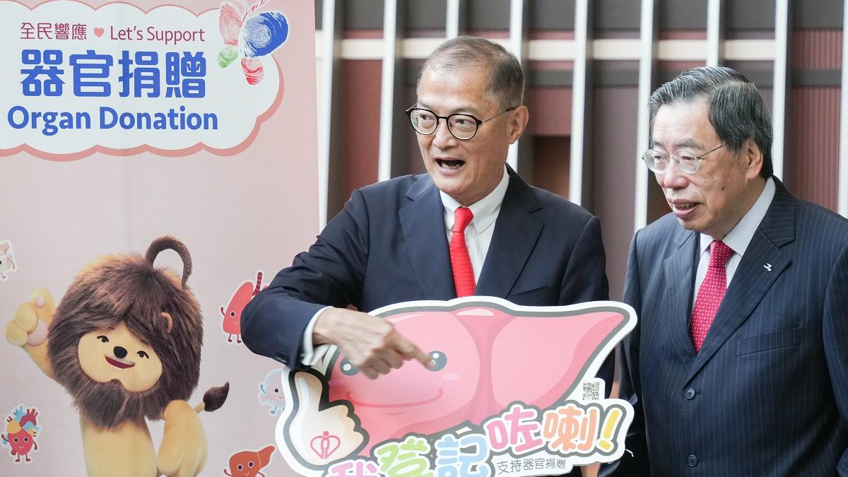 盧寵茂(左)表示，現階段不適宜考慮立法強制器官捐贈。(資料圖片／李睿哲攝)