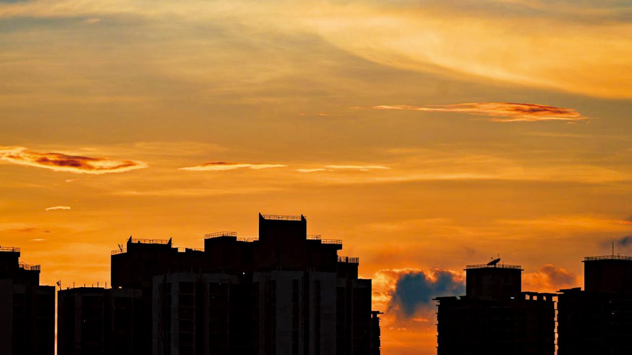 強颱風杜蘇芮明闖本港800公里 天文台或發一號風球